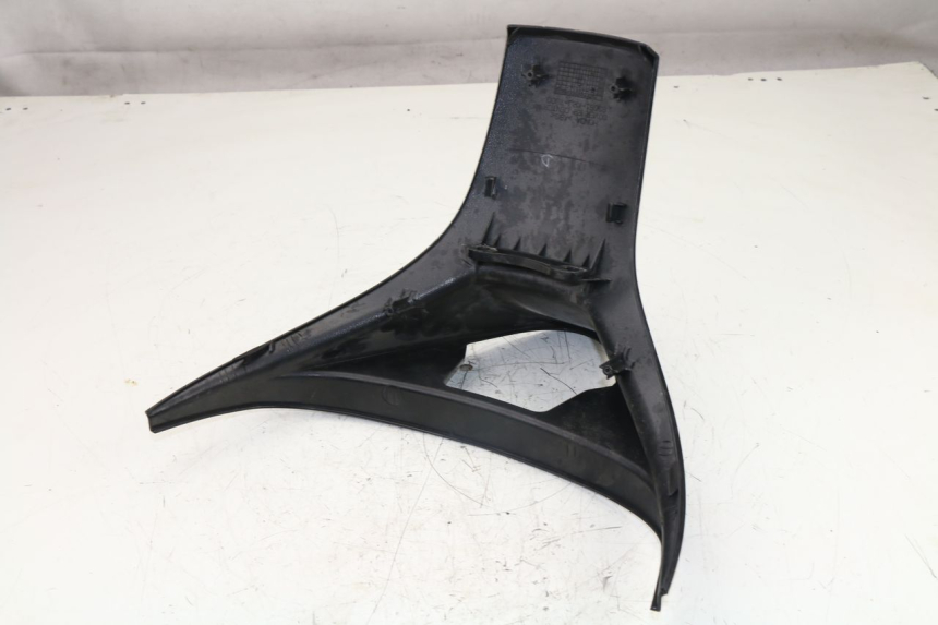 photo de REAR FAIRING JUNCTION HONDA FES S-WING SWING ABS 125 (2007 - 2015)