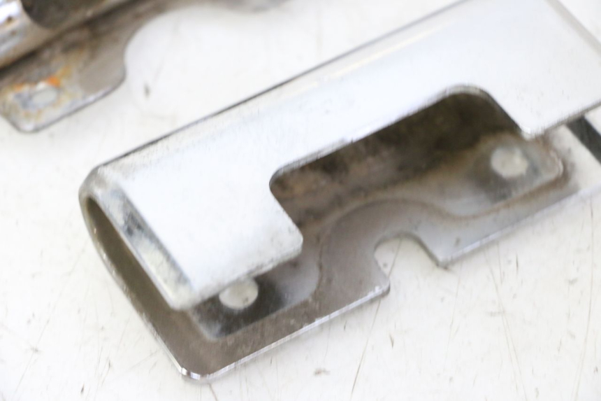 photo de REAR LOWER MIDDLE PANEL HYOSUNG GV AQUILA 125 (2000 - 2004)