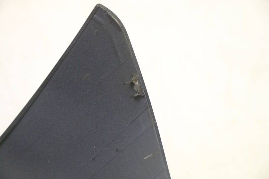 photo de LOWER REAR FAIRING JUNCTION SUZUKI BURGMAN 125 (2007 - 2014)