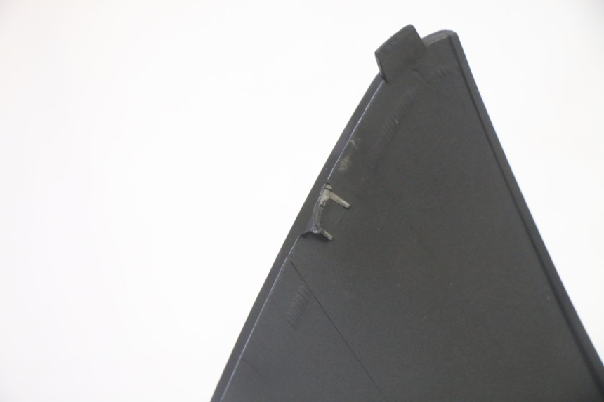 photo de LOWER REAR FAIRING JUNCTION SUZUKI BURGMAN 125 (2007 - 2014)