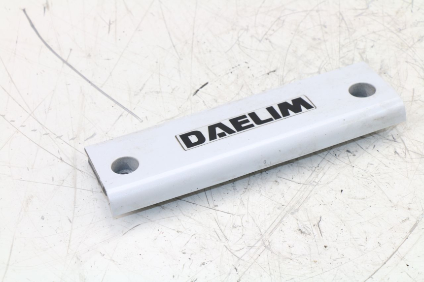 photo de REAR LOWER MIDDLE PANEL DAELIM S2 FI 125 (2008 - 2017)