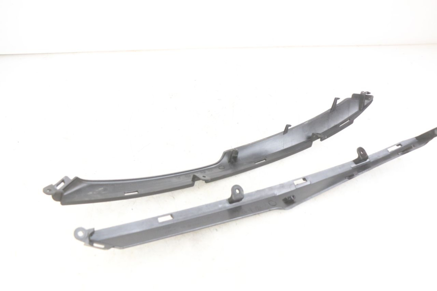 photo de LOWER REAR FAIRING JUNCTION KYMCO DOWNTOWN ABS 125 (2015 - 2017)