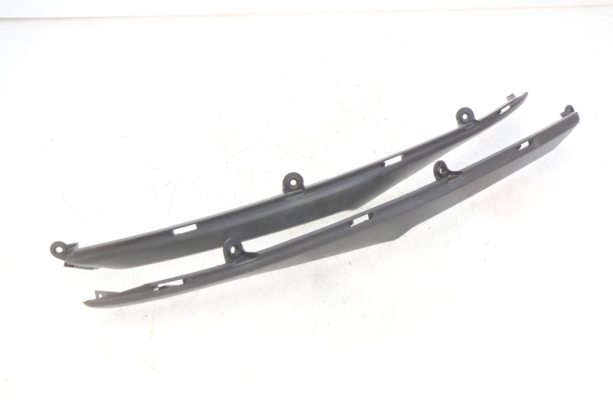 photo de LOWER REAR FAIRING JUNCTION KYMCO DOWNTOWN ABS 125 (2015 - 2017)