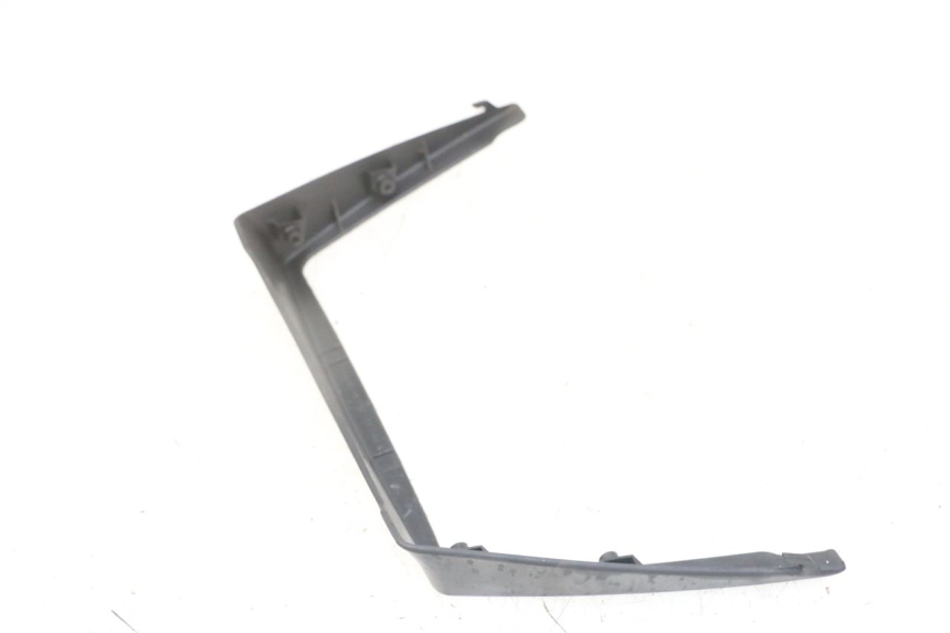 photo de REAR LOWER FAIRING JOINER SUZUKI GS GSE 500 (2001 - 2003)