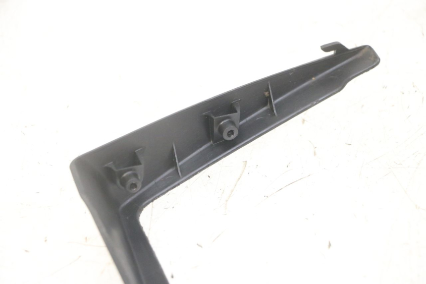 photo de REAR LOWER FAIRING JOINER SUZUKI GS GSE 500 (2001 - 2003)