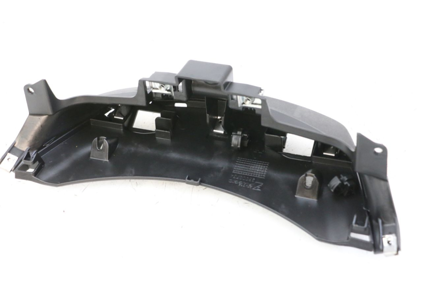 photo de REAR LOWER MIDDLE PANEL PIAGGIO MP3 500 (2014 - 2016)