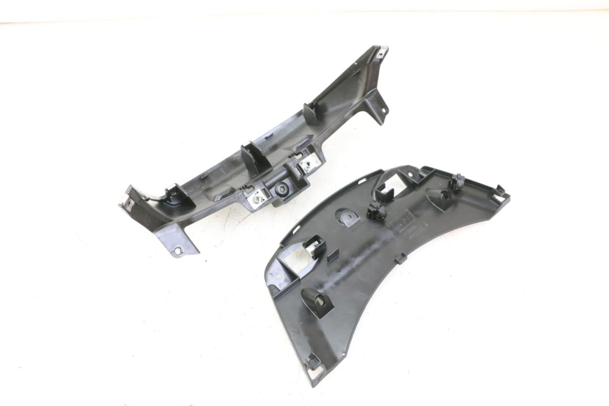photo de REAR LOWER MIDDLE PANEL PIAGGIO MP3 500 (2014 - 2016)