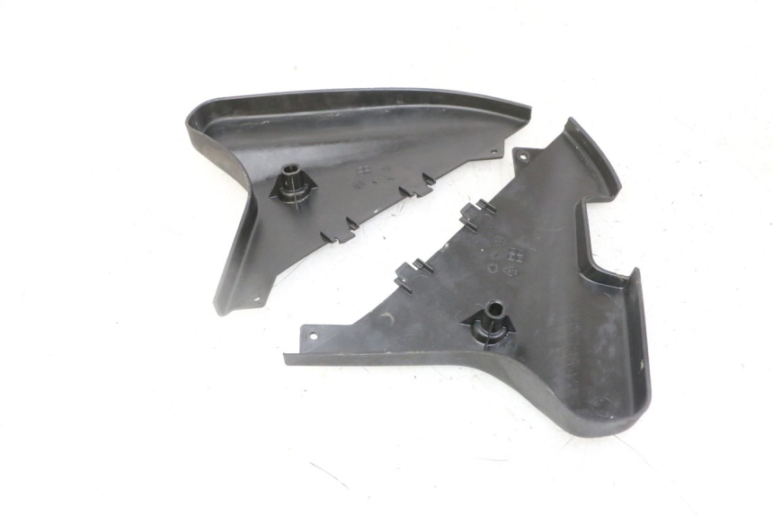 photo de REAR LOWER MIDDLE PANEL GILERA NEXUS 125 (2009 - 2013)