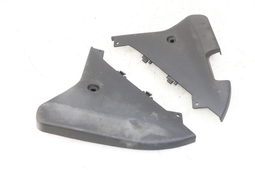 photo de REAR LOWER MIDDLE PANEL GILERA NEXUS 125 (2009 - 2013)