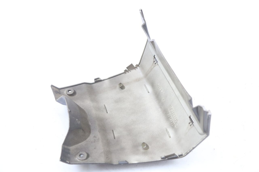 photo de LOWER REAR FAIRING JUNCTION PEUGEOT SATELIS 125 (2010 - 2012)