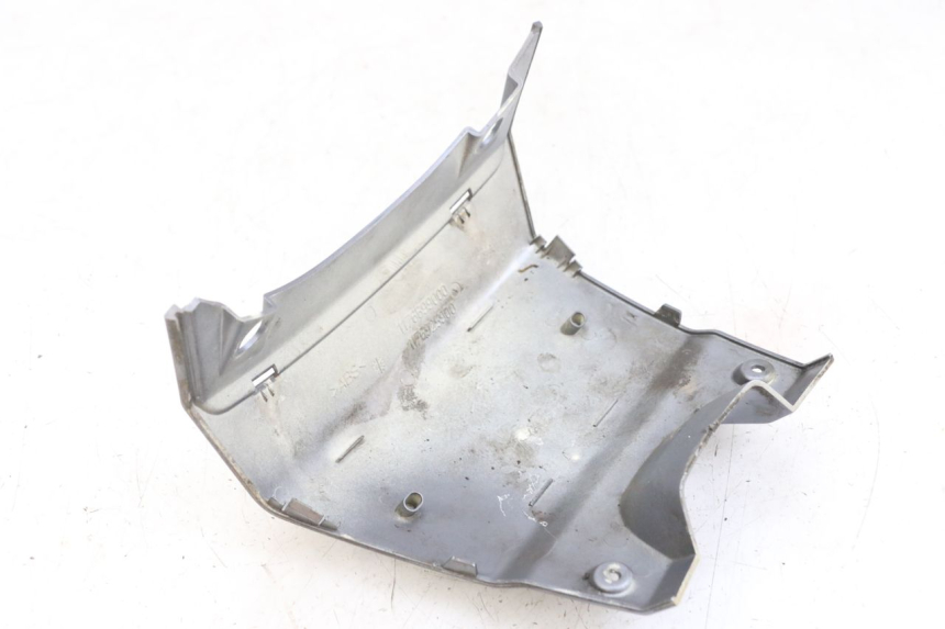 photo de LOWER REAR FAIRING JUNCTION PEUGEOT SATELIS 125 (2006 - 2009)