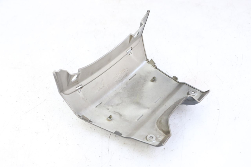 photo de LOWER REAR FAIRING JUNCTION PEUGEOT SATELIS 125 (2010 - 2012)