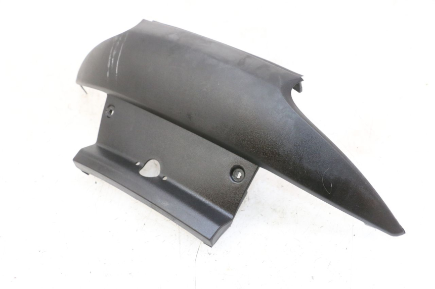 photo de LOWER REAR FAIRING JUNCTION PIAGGIO MP3 LT 400 (2007 - 2012)