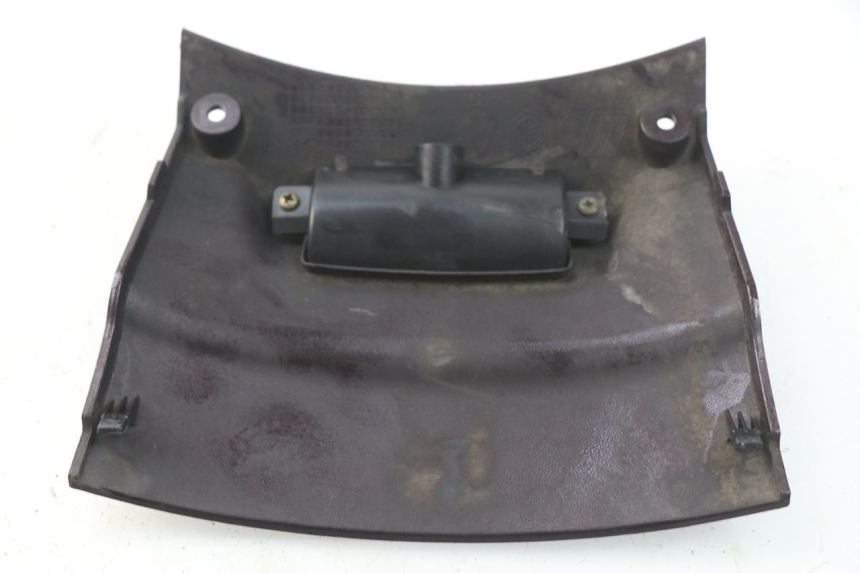 photo de REAR LOWER MIDDLE PANEL PIAGGIO X8 125 (2004 - 2007)