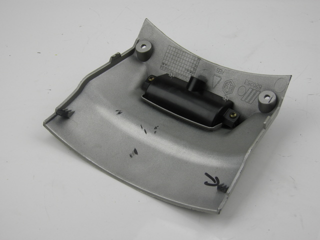 photo de REAR LOWER MIDDLE PANEL PIAGGIO X8 125 (2004 - 2007)