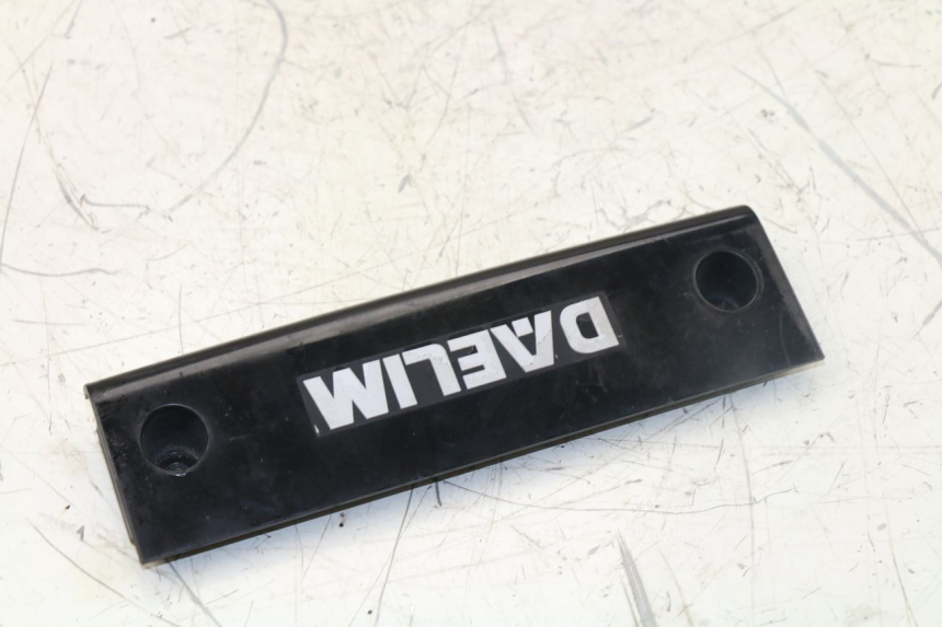 photo de REAR LOWER MIDDLE PANEL DAELIM S2 125 (2006 - 2007)