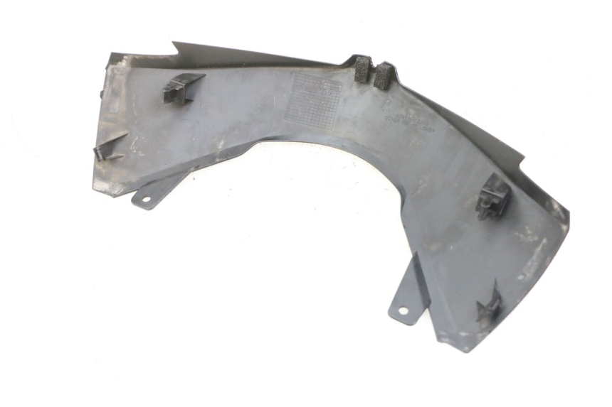 photo de REAR LOWER MIDDLE PANEL SUZUKI BURGMAN 125 (2015 - 2017)