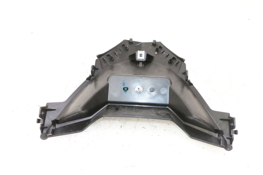 photo de REAR LOWER MIDDLE PANEL YAMAHA XMAX X-MAX 125 (2021 - 2025)