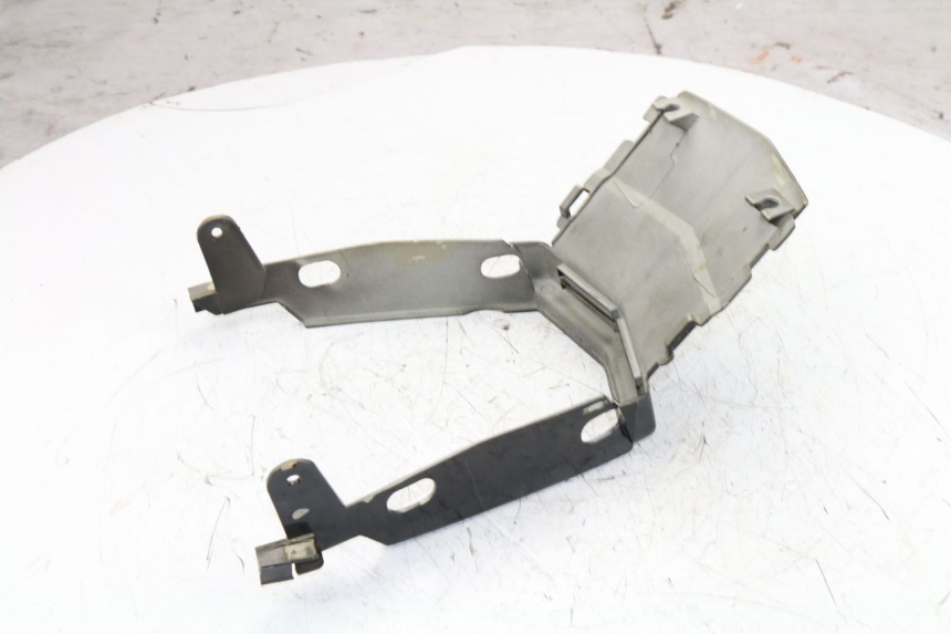 photo de REAR MIDDLE PANEL MBK ACTIVE 50 (1985 - 1995)
