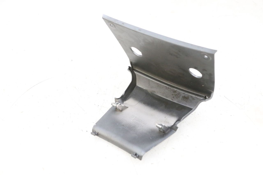 photo de REAR MIDDLE PANEL PIAGGIO MP3 500 (2016 - 2018) - Zoom on usage condition