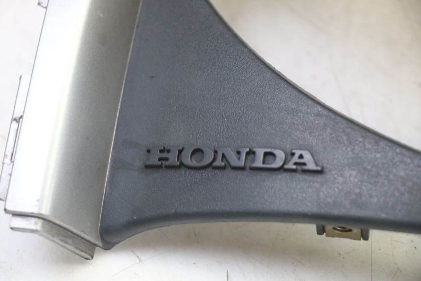photo de REAR MIDDLE PANEL HONDA NTV DEAUVILLE 650 (2001 - 2006)