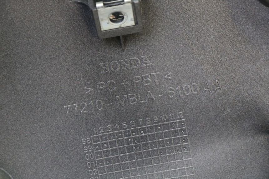 photo de REAR MIDDLE PANEL HONDA NTV DEAUVILLE 650 (2001 - 2006)