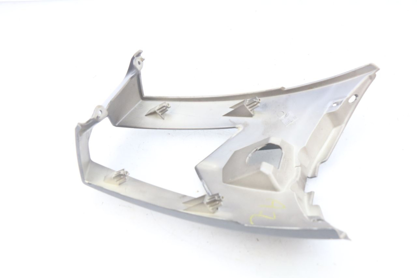 photo de REAR FAIRING JUNCTION PEUGEOT GEOPOLIS 400 (2007 - 2013)