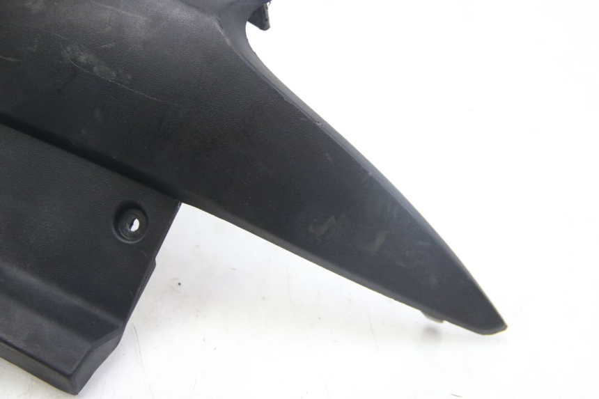 photo de REAR FAIRING JUNCTION PIAGGIO MP3 125 (2006 - 2014)