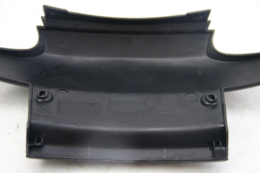 photo de REAR FAIRING JUNCTION PIAGGIO MP3 125 (2006 - 2014)