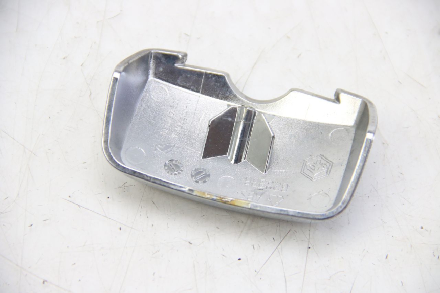 photo de REAR FAIRING JUNCTION PIAGGIO VESPA GTS SUPER IE 125 (2009 - 2016)