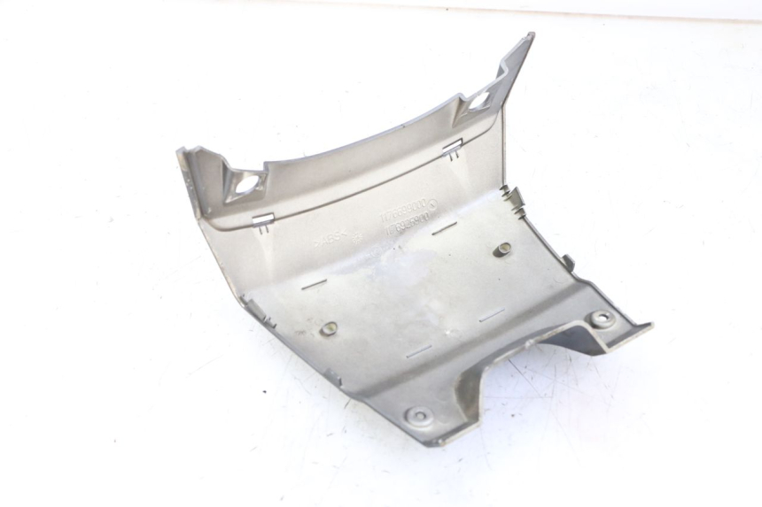photo de REAR MIDDLE PANEL PEUGEOT SATELIS 125 (2013 - 2018)
