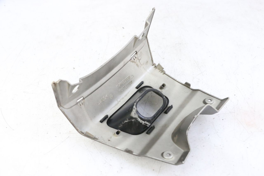 photo de REAR MIDDLE PANEL PEUGEOT SATELIS 125 (2013 - 2018)