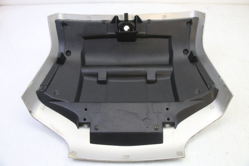 photo de REAR MIDDLE PANEL PIAGGIO SUPER LX 125 (2000 - 2003)