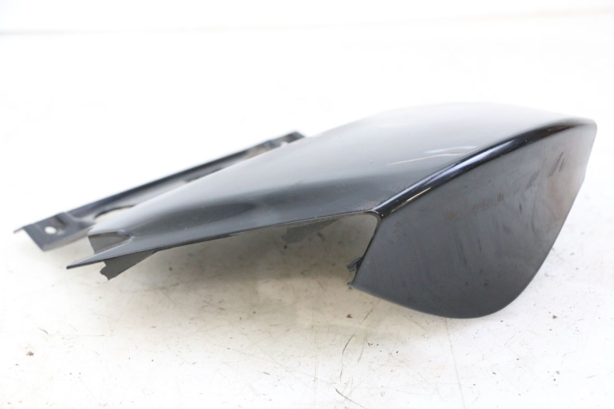 photo de UPPER REAR FAIRING JUNCTION SUZUKI BURGMAN 125 (2007 - 2014)