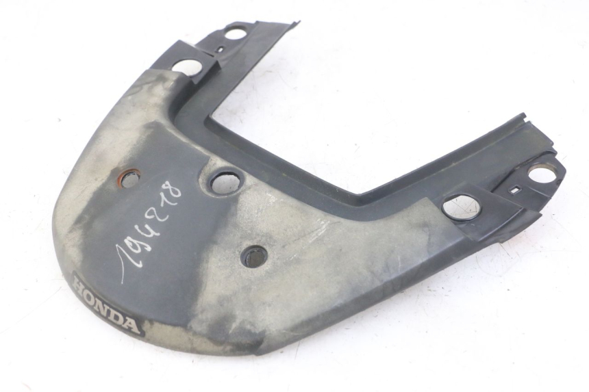 photo de REAR UPPER MIDDLE PANEL HONDA CBF 500 (2004 - 2007)