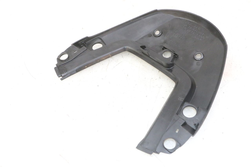 photo de REAR UPPER MIDDLE PANEL HONDA CBF 500 (2004 - 2007)