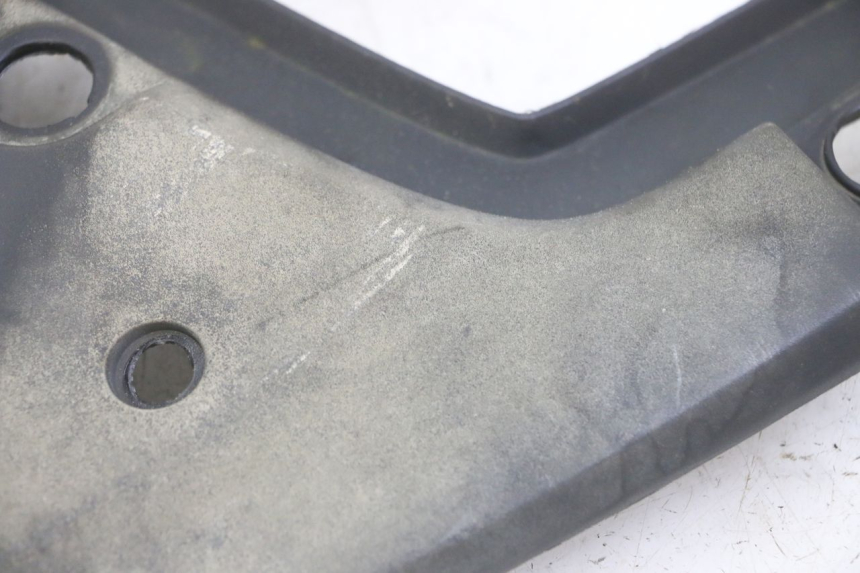photo de REAR UPPER MIDDLE PANEL HONDA CBF 500 (2004 - 2007)