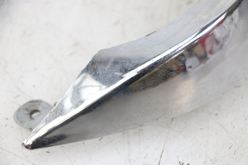 photo de REAR UPPER MIDDLE PANEL DAELIM BESBI 125 (2007 - 2008)