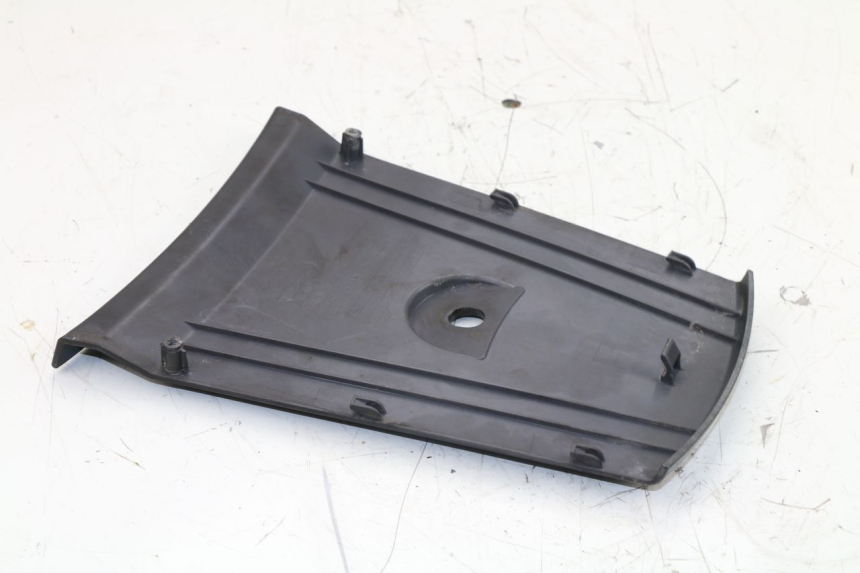 photo de REAR UPPER MIDDLE PANEL DAELIM S3 125 (2010 - 2017)