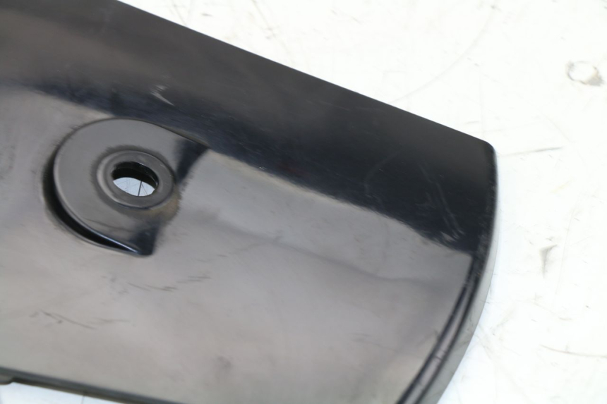 photo de REAR UPPER MIDDLE PANEL DAELIM S3 125 (2010 - 2017)