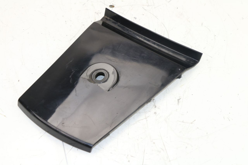 photo de REAR UPPER MIDDLE PANEL DAELIM S3 125 (2010 - 2017)