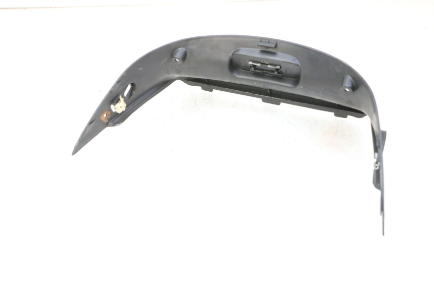 photo de REAR UPPER MIDDLE PANEL DAELIM HISTORY 125 (2001 - 2002)