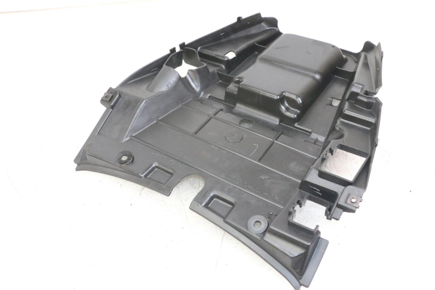 photo de REAR UPPER MIDDLE PANEL HONDA FJS SILVERWING SILVER WING 600 (2001 - 2010)