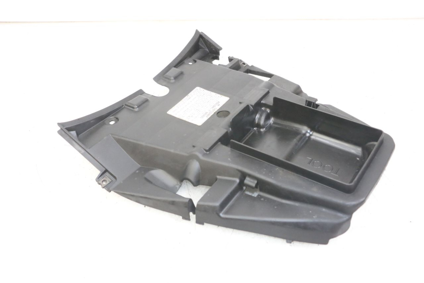 photo de REAR UPPER MIDDLE PANEL HONDA FJS SILVERWING SILVER WING 600 (2001 - 2010)