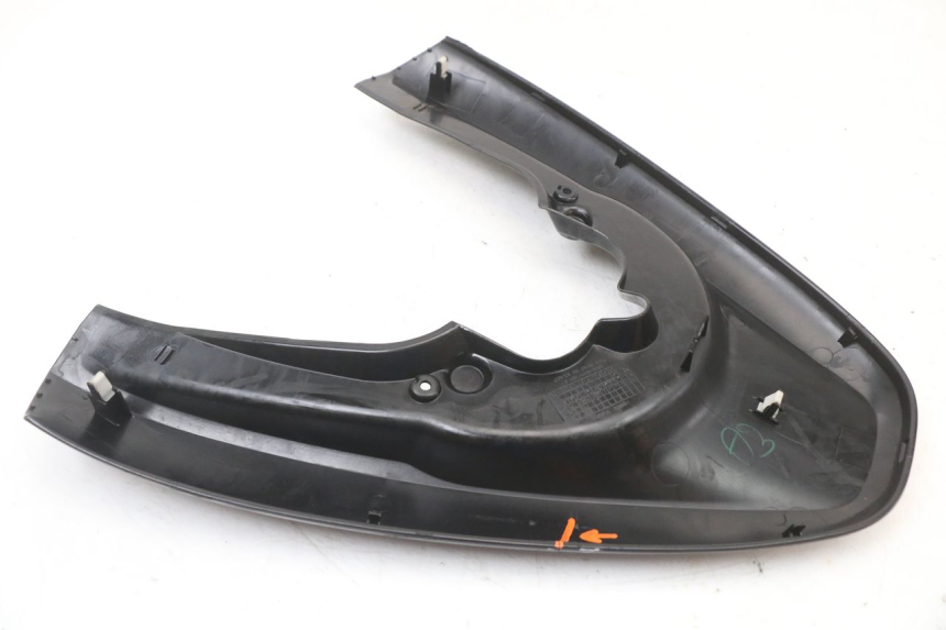 photo de REAR UPPER MIDDLE PANEL HONDA PCX (JF28) 125 (2009 - 2011)