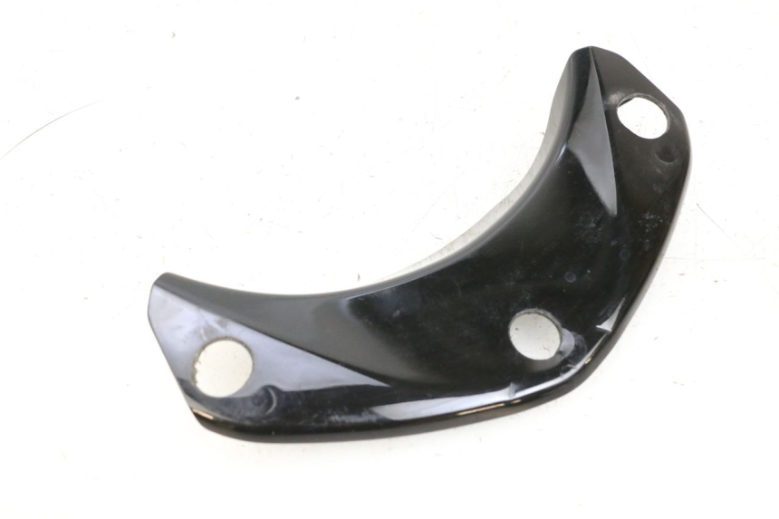 photo de REAR UPPER MIDDLE PANEL YAMAHA NEO'S CORE 1 (2022 - 2026) - Alternative perspective