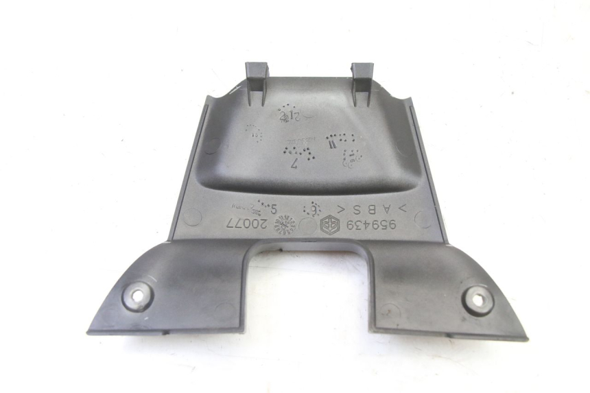 photo de REAR UPPER MIDDLE PANEL PIAGGIO NRG POWER PUREJET 50 (2018 - 2021)