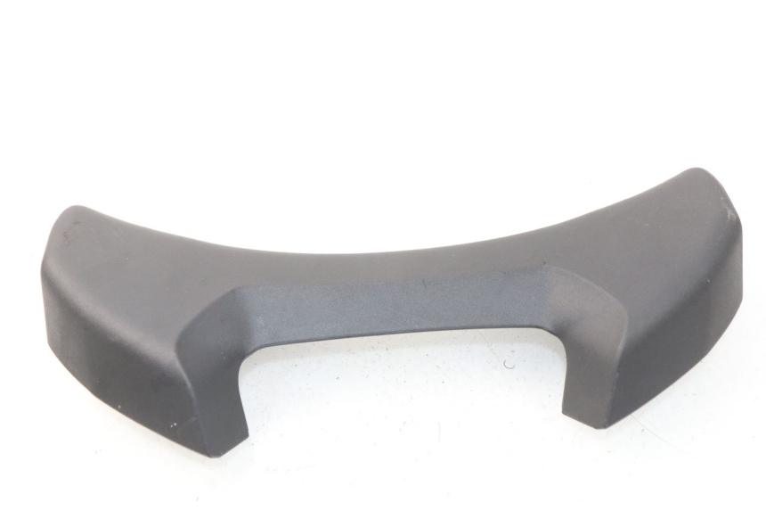 photo de REAR UPPER MIDDLE PANEL PEUGEOT METROPOLIS 400 (2017 - 2020)