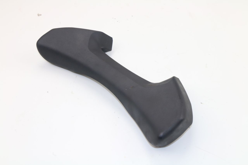 photo de REAR UPPER MIDDLE PANEL PEUGEOT METROPOLIS 400 (2011 - 2016)