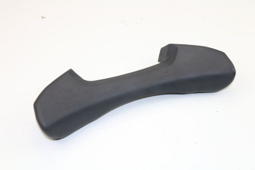 photo de REAR UPPER MIDDLE PANEL PEUGEOT METROPOLIS 400 (2011 - 2016)